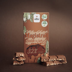 Magistrall - Ciocolată cu lapte și alune de pădure, 100g, ecologic