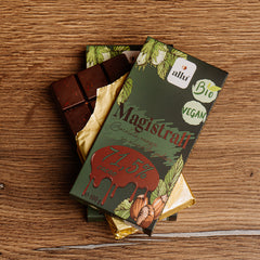 Magistrall - Ciocolată neagră cu alune de pădure, 100g