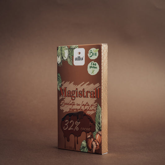 Magistrall - Ciocolată cu lapte și alune de pădure, 100g, ecologic
