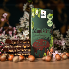 Magistrall - Ciocolată neagră cu alune de pădure, 100g